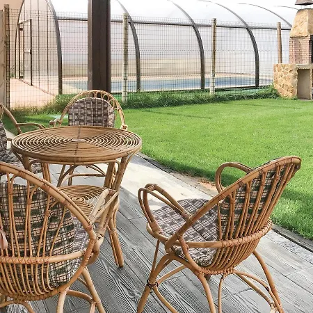 Two-bedroom Holiday In Villarrín de Campos